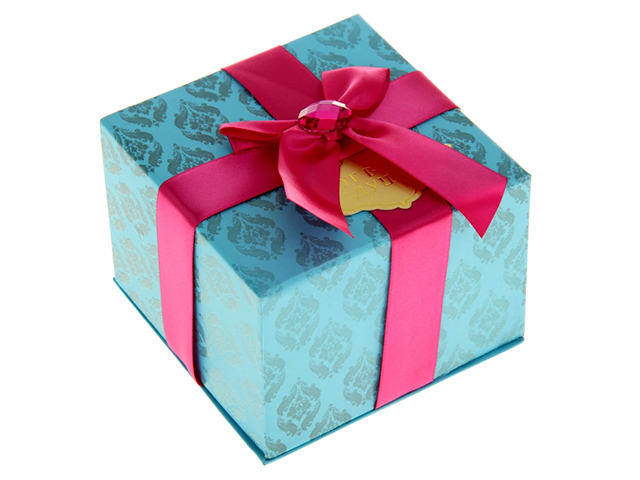 Формы подарков. Коробки для подарков. Красивые подарочные коробки. Красивые коробки для подарков. Праздничная коробка.