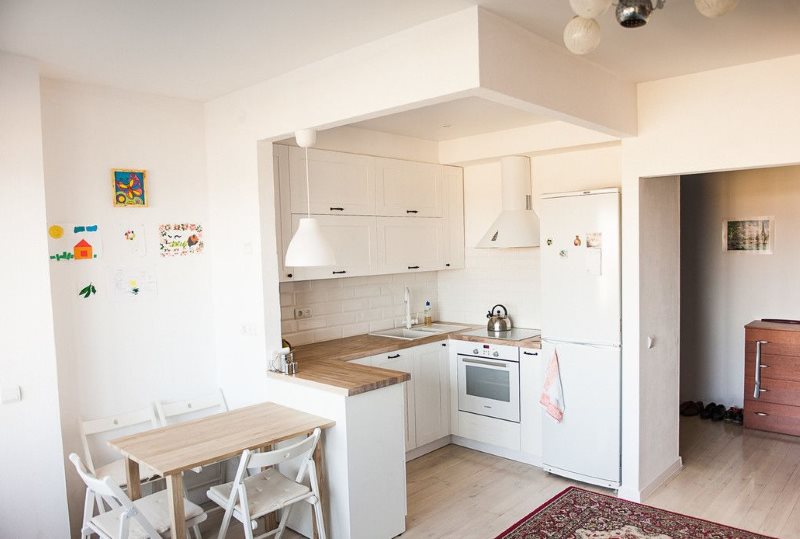 Рабочая зона кухни-гостиной в скандинавском стиле