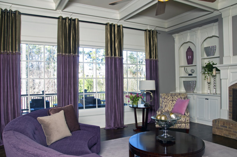 Фиолетовые шторы и стиль модерн