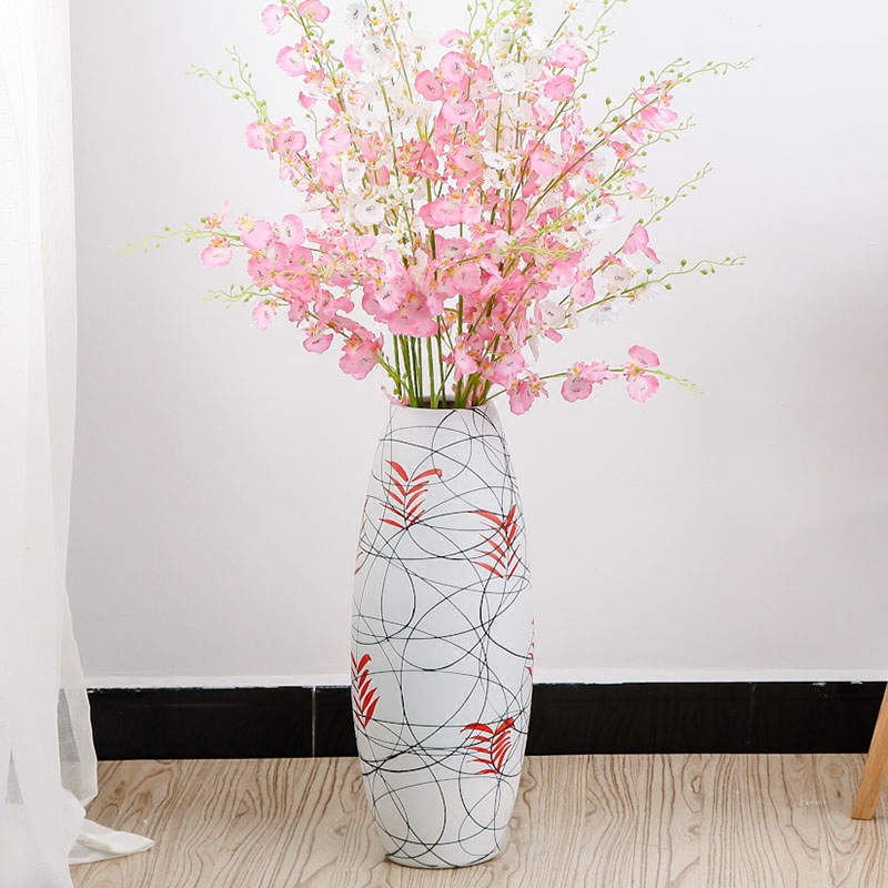 Что кроме цветов можно поставить в вазу. Напольные вазы с цветами. Интерьерные вазы. Цветы в напольную вазу для интерьера. Напольная ваза с цветами.