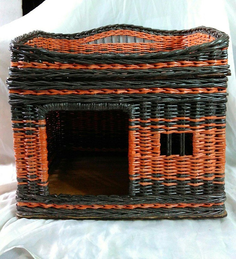 Мастера своего дела способны плести очень красивые домики.