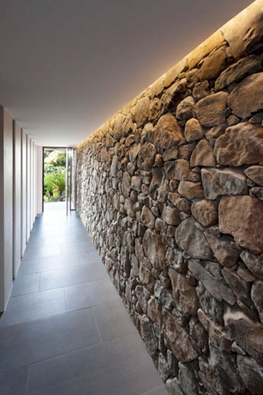Дизайн стен из камня