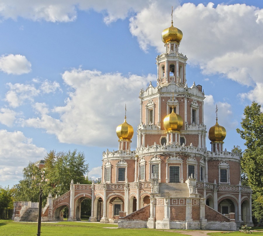 Руски фили. Церковь Покрова в Филях. Храм в Филях нарышкинское Барокко. Московское Барокко Церковь Покрова в Филях. Нарышкинский стиль храм Покрова в Филях.