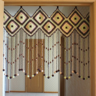 Как выбрать деревянные шторы на дверной проем?