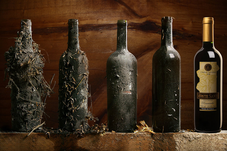 Первый алкогольный напиток. Бутылка винная. Старое вино. Старинные бутылки. Старинные Винные бутылки.